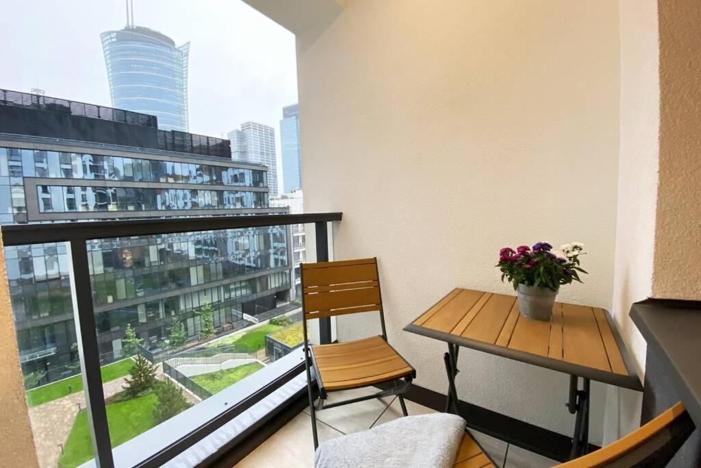 Exclusive 2Br! Apartment Near City Center +Netflix Варшава Экстерьер фото